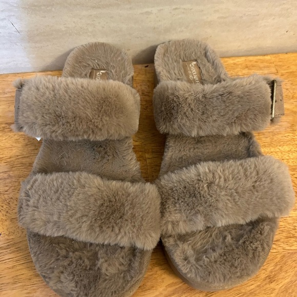 UGG | Shoes Koolaburra Furrah - Picture 3 of 10